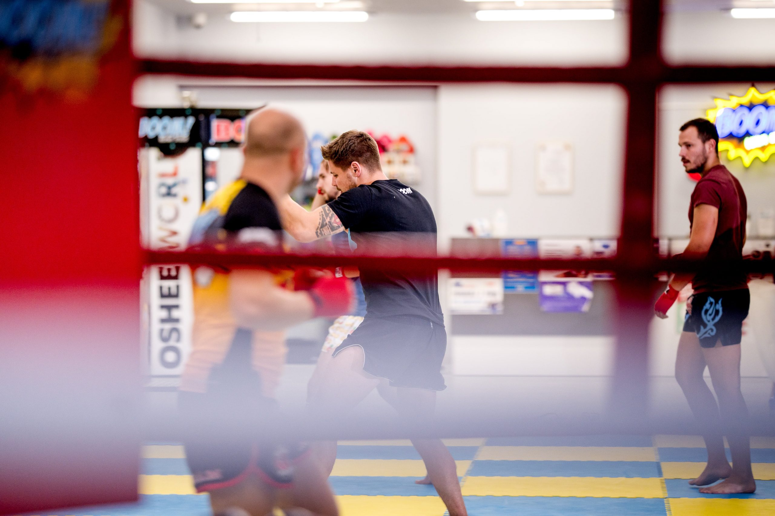 200929_190322_BOOM_kb_-min