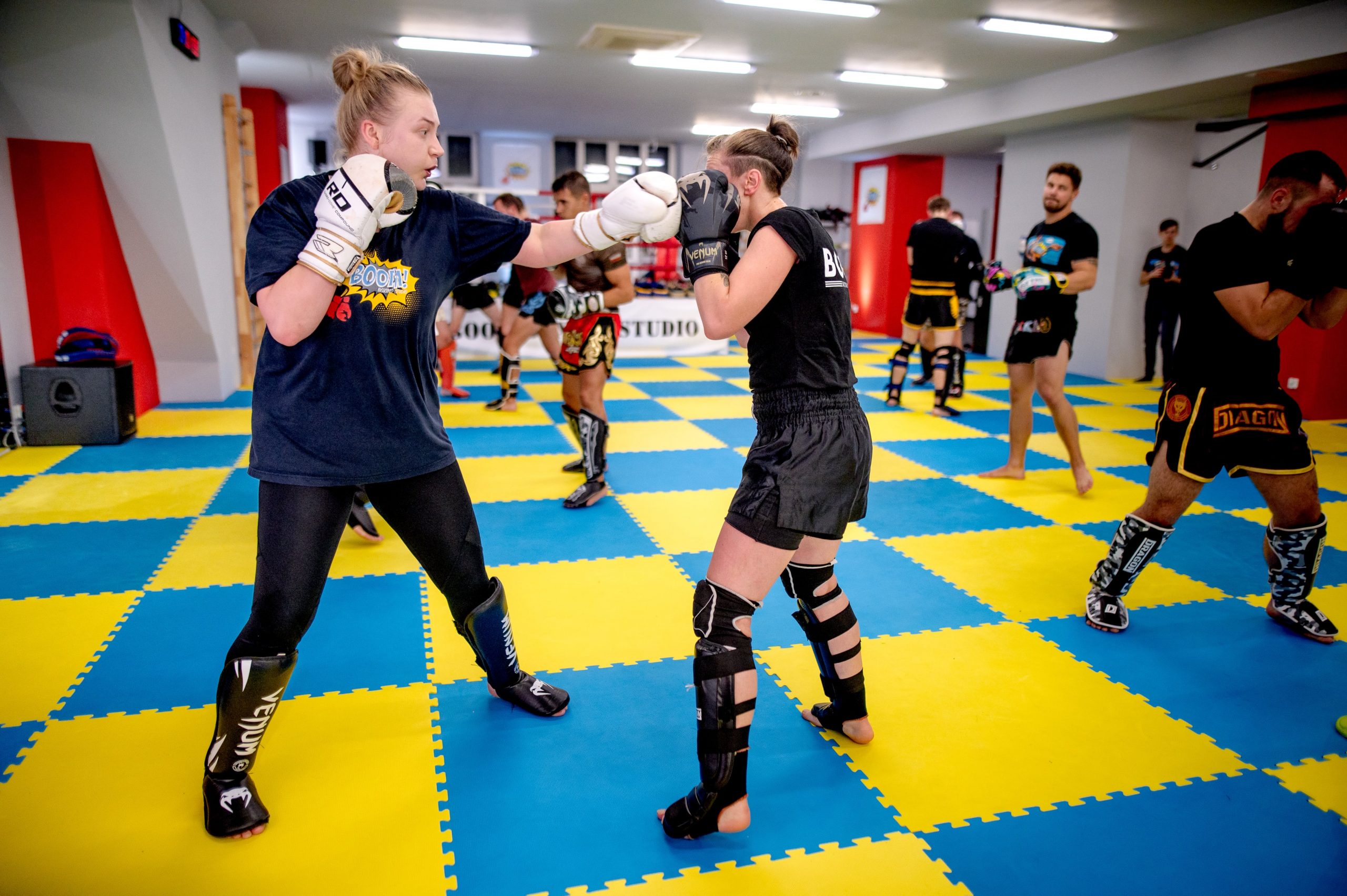 200929_193905_BOOM_kb_-min